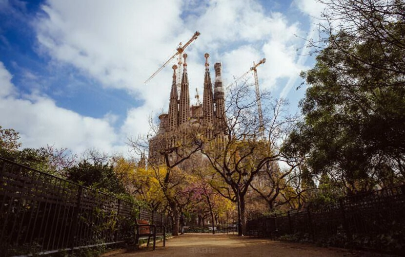 0007 barcelona la sagrada familia church gaudi