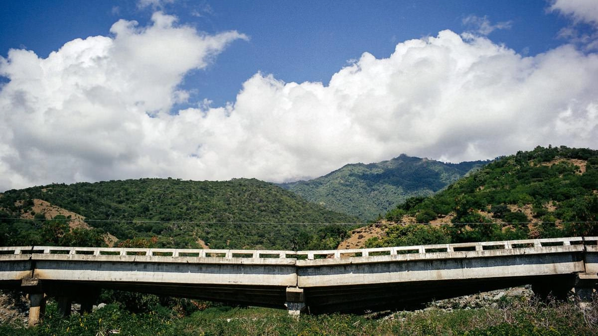 012 road santiago de cuba to pilon sierra maestra - Auf der kaputten Straße von Santiago de Cuba nach Pilon
