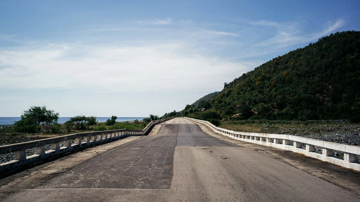 016 road santiago de cuba to pilon sierra maestra - Auf der kaputten Straße von Santiago de Cuba nach Pilon