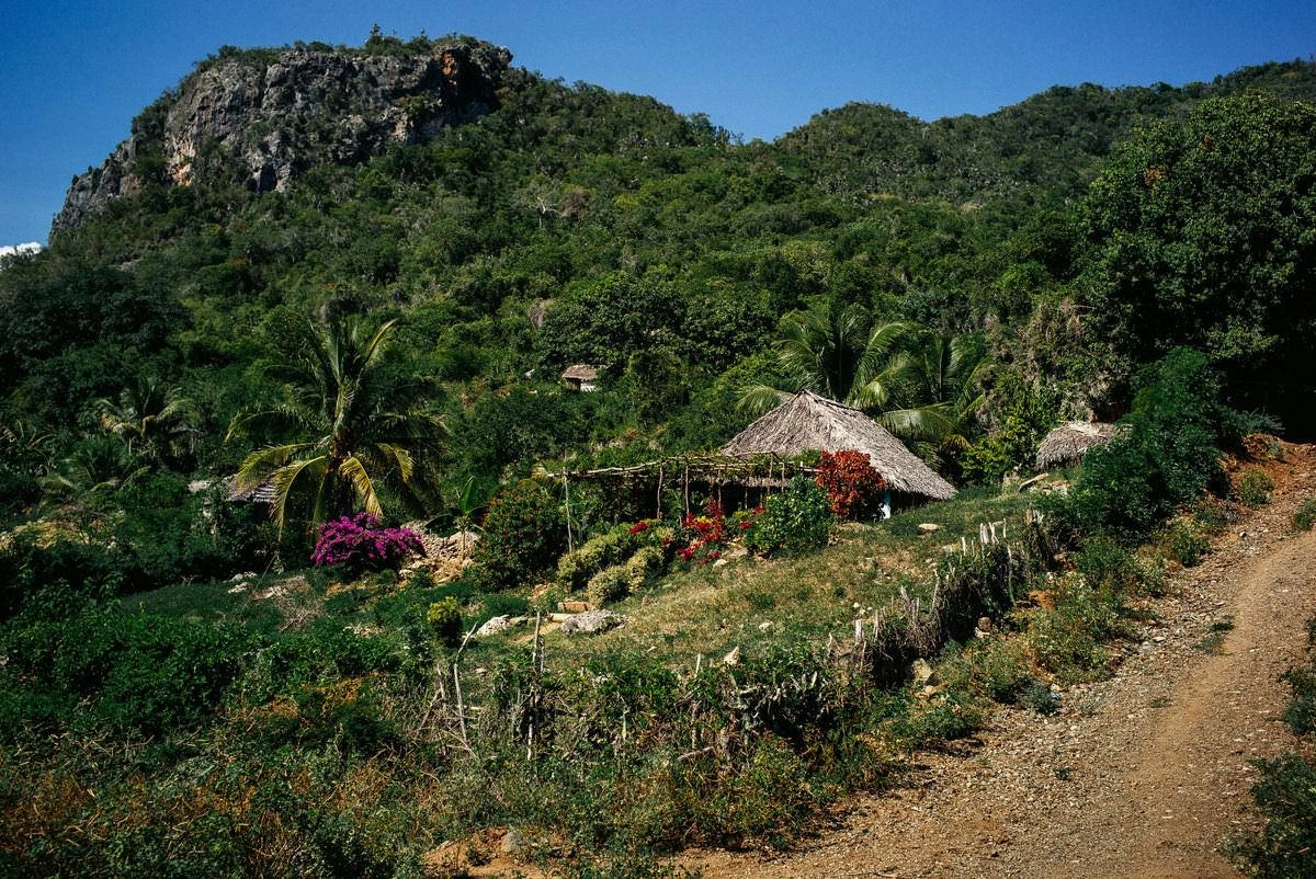 018 road santiago de cuba to pilon sierra maestra - Auf der kaputten Straße von Santiago de Cuba nach Pilon