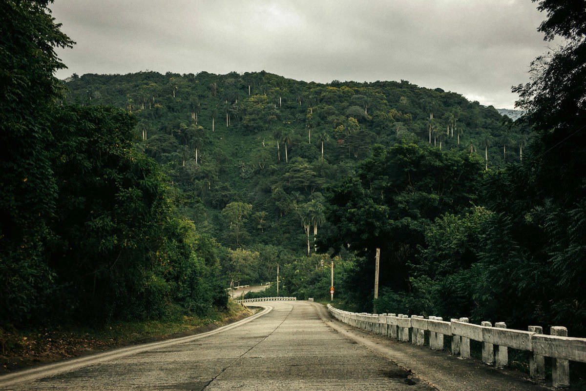 036 road sierra maestra santo domingo pilon - Weg in die Sierra Maestra nach Santo Domingo