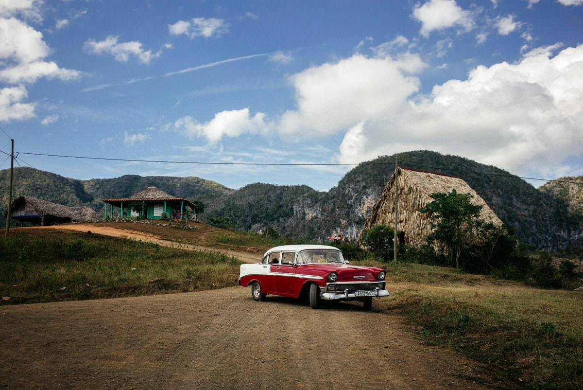 039 vinales tal kuba wanderung - Caminata por los campos de tabaco en el valle de Viñales