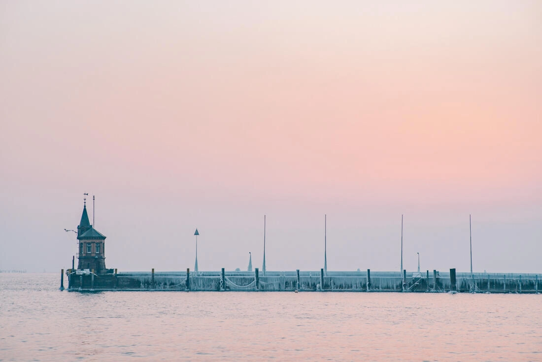 konstanz gefrorener hafen bodensee 0001 - Gefrorener Hafen in Konstanz