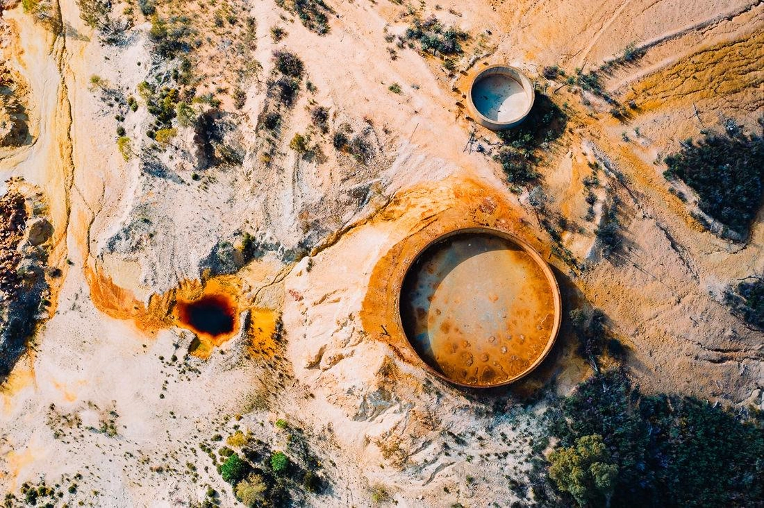 004 saltfields aereal drone mineral lake - Lagos minerales de colores y una mina abandonada