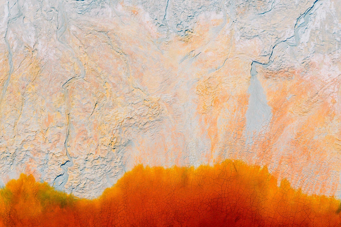 010 saltfields aereal drone mineral lake - Lagos minerales de colores y una mina abandonada