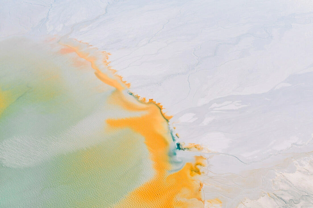 015 saltfields aereal drone mineral lake - Lagos minerales de colores y una mina abandonada