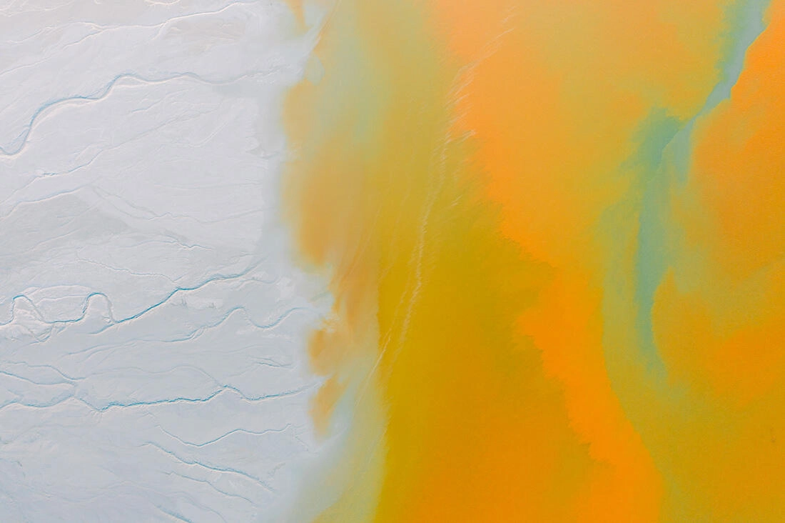 020 saltfields aereal drone mineral lake - Lagos minerales de colores y una mina abandonada