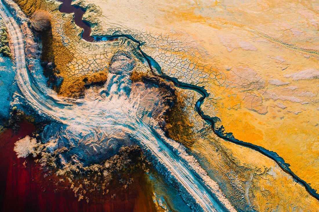 029 saltfields aereal drone mineral lake - Lagos minerales de colores y una mina abandonada