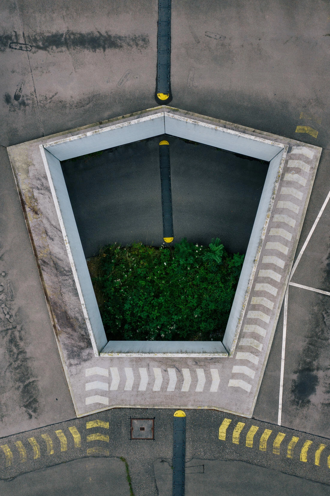008 parkhaus universitaet konstanz luftaufnahmen - Aerial Shots of the Uni Konstanz Parking Garage – Lines in the Rainlight 008 parkhaus universitaet konstanz luftaufnahmen - Aerial Shots of the Uni Konstanz Parking Garage – Lines in the Rainlight