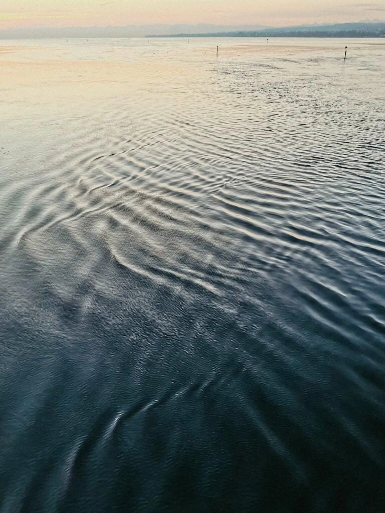 wellenlinien wasser bodensee - Fotos aus meinem Alltag