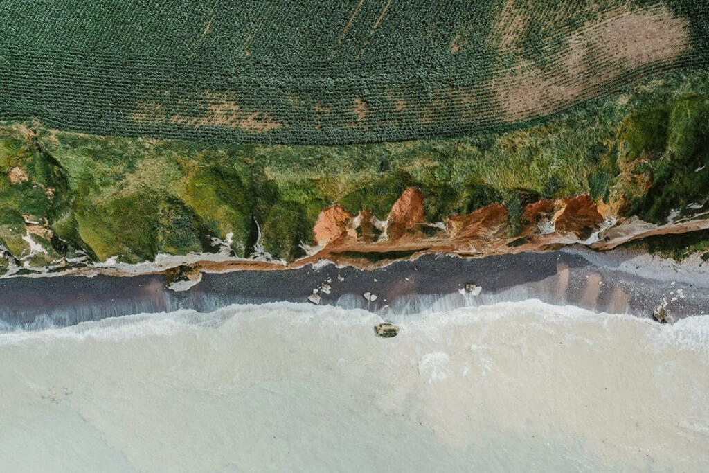 005 normandie drohne kueste austerfarmen 1024x683 - The Diversity of Normandy from Above 005 normandie drohne kueste austerfarmen 1024x683 - The Diversity of Normandy from Above