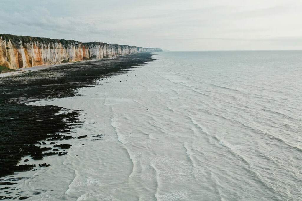 011 normandie drohne kueste austerfarmen 1 1024x683 - The Diversity of Normandy from Above 011 normandie drohne kueste austerfarmen 1 1024x683 - The Diversity of Normandy from Above