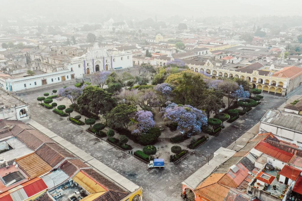 001 antigua historic town guatemala drone 1024x682 - Antigua (Guatemala) – Where History Whispers from Above 001 antigua historic town guatemala drone 1024x682 - Antigua (Guatemala) – Where History Whispers from Above