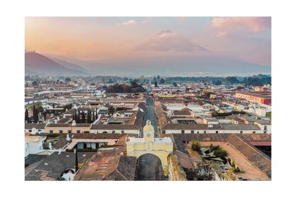 antigua i2v 0002 2 web 600x400 - Guatemala 02 - Das alte Antigua Guatemala unter dem wachsamen Vulkan im Morgengrauen