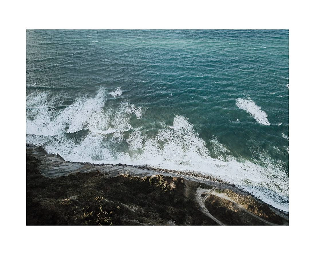 asturien i2v 0004 web - Asturien 03 - Kraftvolle Wellen, die an die felsige Küste Asturiens schlagen