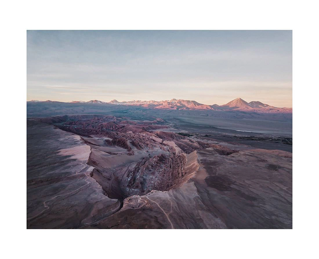 atacama 0005 web - Atacama 05 - Sonnenuntergangsluftaufnahme über dem majestätischen Tal der Atacama-Wüste