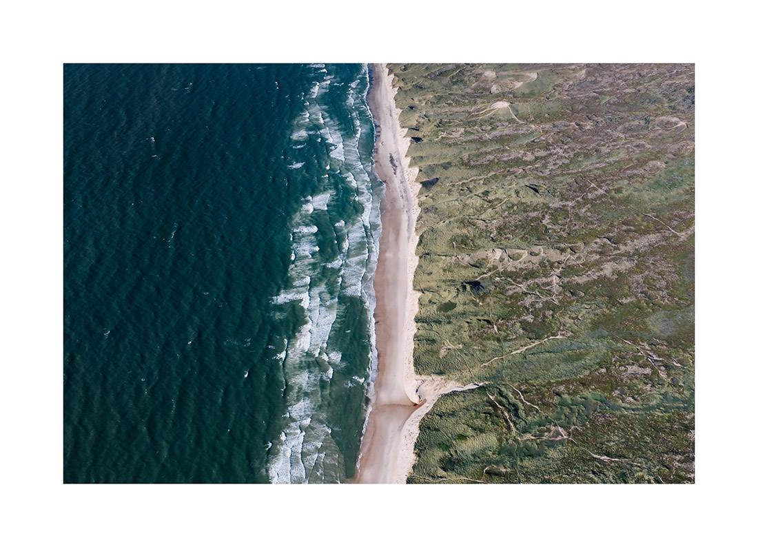 denmark i2v 0003 web - Dänemark 02 - Luftdrohnenflug über einem unberührten dänischen Strand