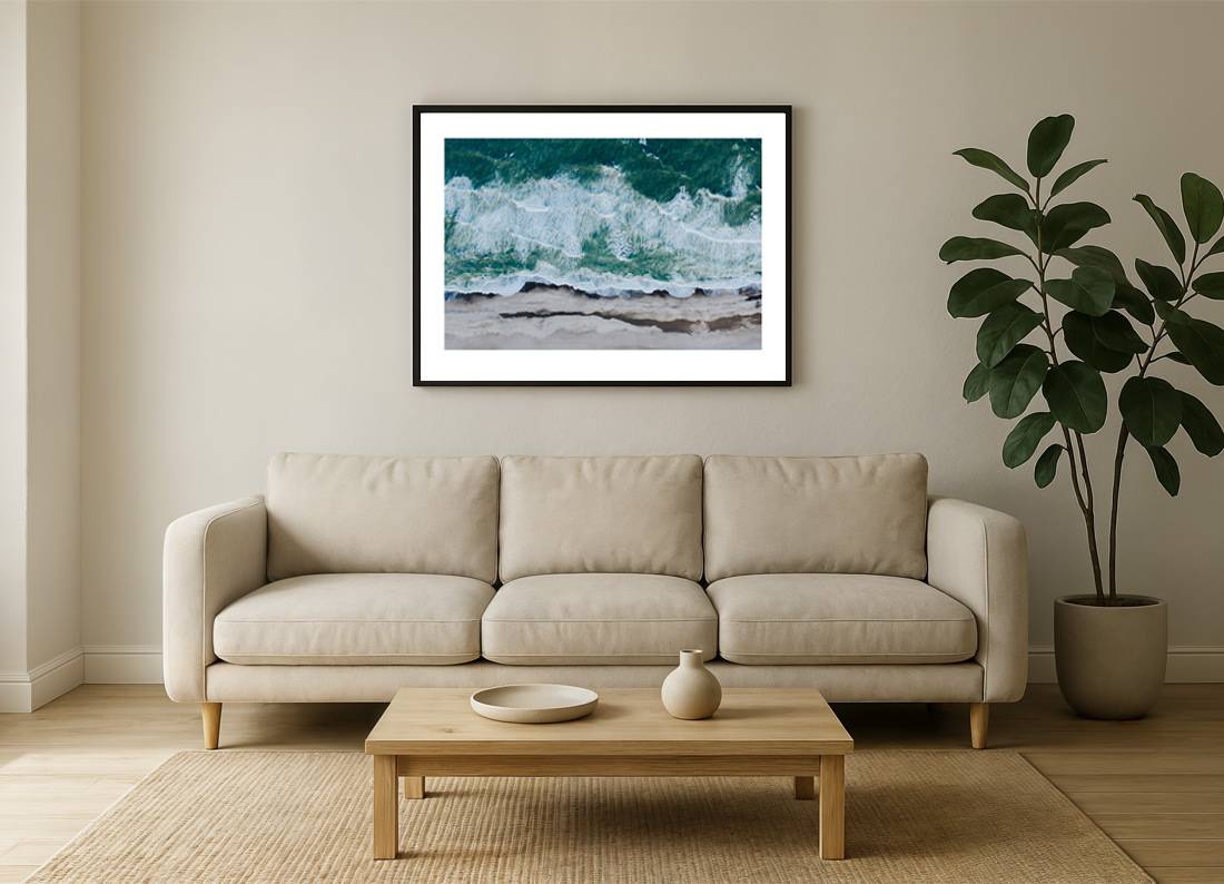 denmark i2v 0006 wall - Dänemark 05 - Ruhige Luftaufnahme sanfter Wellen an einem dänischen weißen Sandstrand