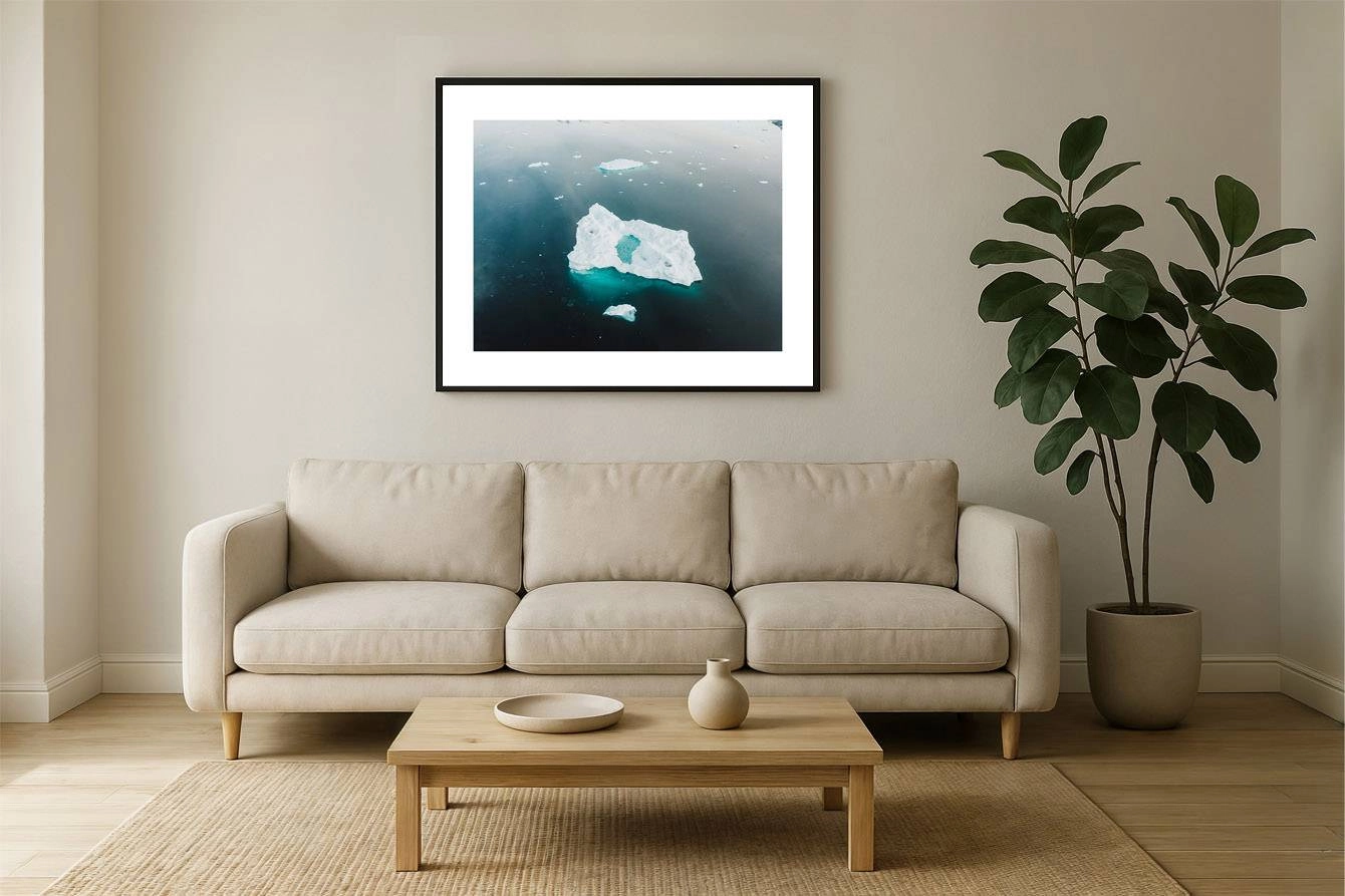 greenland i2v 0010 wall 1 - Grönland 09 - Luftaufnahme majestätischer Eisberge in den klaren Gewässern Südgrönlands