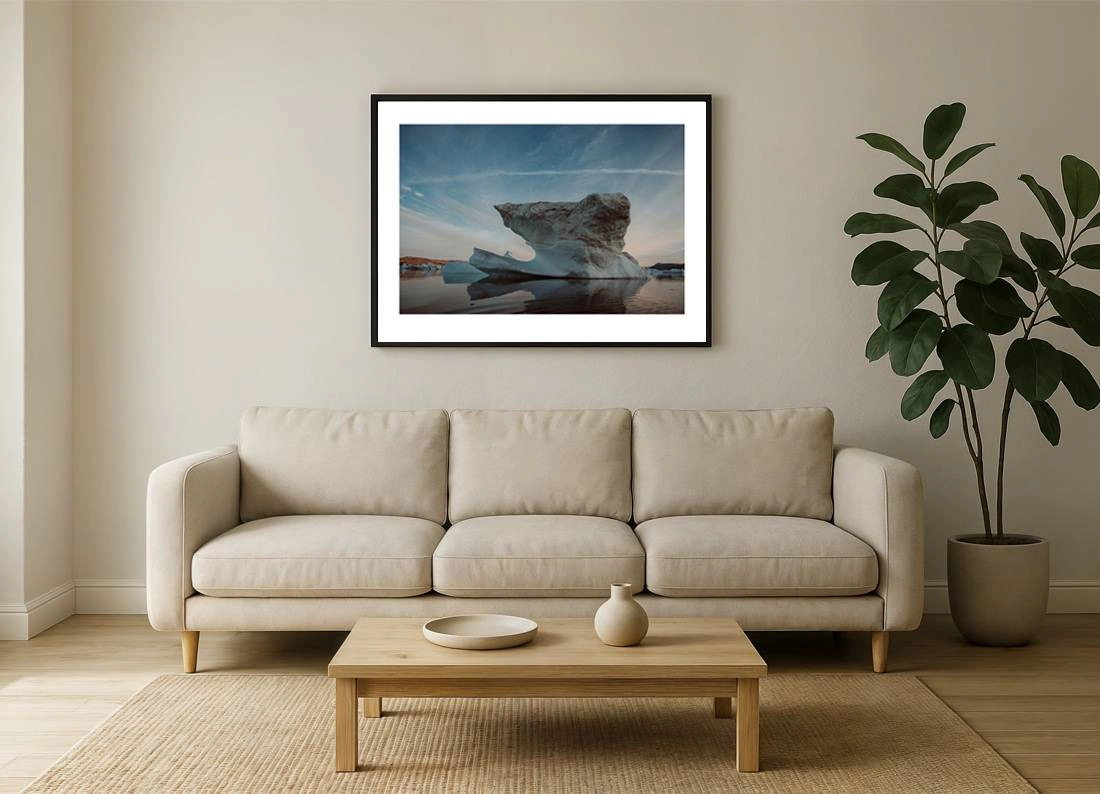 greenland i2v 0011 wall - Grönland 10 - Majestätische Eisbergformation mit sanften Spiegelungen an Grönlands arktischer Küste