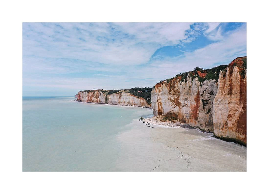 normandie i2v 0003 web - Normandie 03 - Luftaufnahme der majestätischen Kreideklippen der Normandie mit türkisfarbenem Wasser