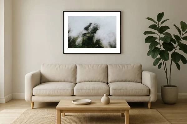 norway i2v 0002 wall 600x400 - Norwegen 02 - Luftreise durch nebelverhangene Waldkronen mit treibenden Wolken