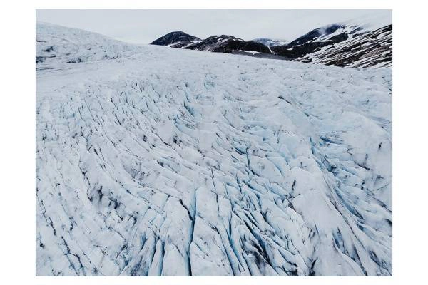 norway i2v 0009 web 600x400 - Norwegen 05 - Luftreise über einen uralten norwegischen Gletscher enthüllt beeindruckende Eisformationen