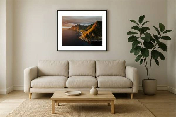 Norwegen 10 - Goldener Sonnenuntergang taucht die dramatische Bergkette der Lofoten norway i2v 0016 wall 600x400 - Norwegen 10 - Goldener Sonnenuntergang taucht die dramatische Bergkette der Lofoten