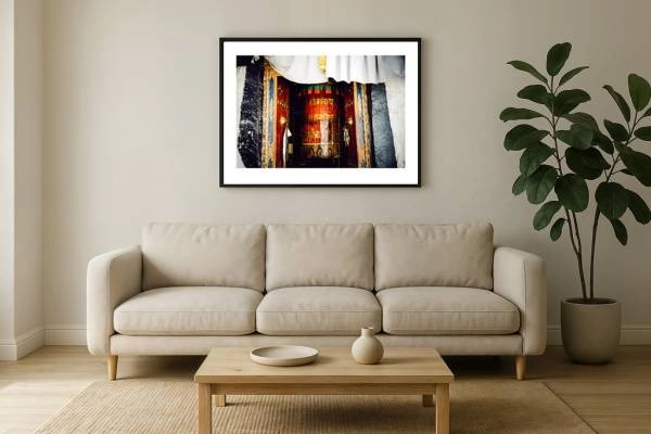 tibet i2v 0003 wall 600x400 - Tibet 03 - Langsam rotierendes Gebetsrad in einem tibetischen Kloster