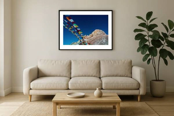 Tibet 10 - Bunte tibetische Gebetsfahnen im Wind vor majestätischer Bergkulisse tibet i2v 0010 wall 600x400 - Tibet 10 - Bunte tibetische Gebetsfahnen im Wind vor majestätischer Bergkulisse