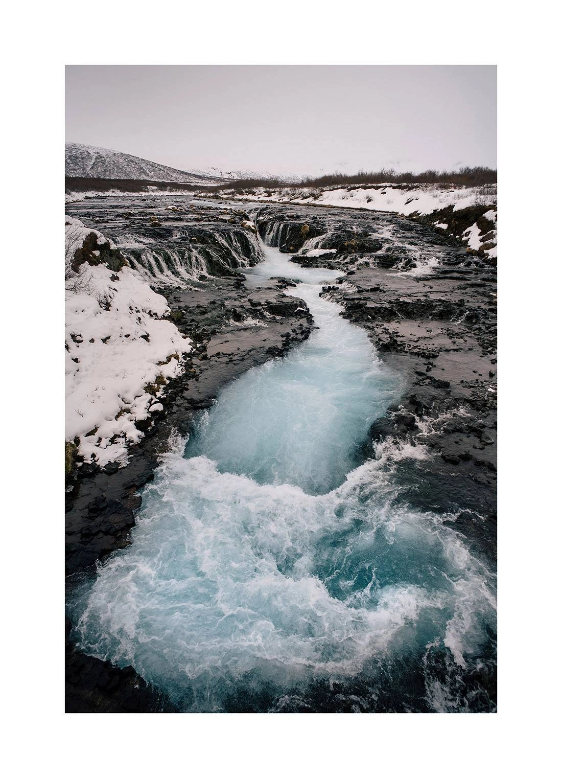 island 0009 web - Island 09 - Winterwasserfall in Islands verschneiter Wildnis