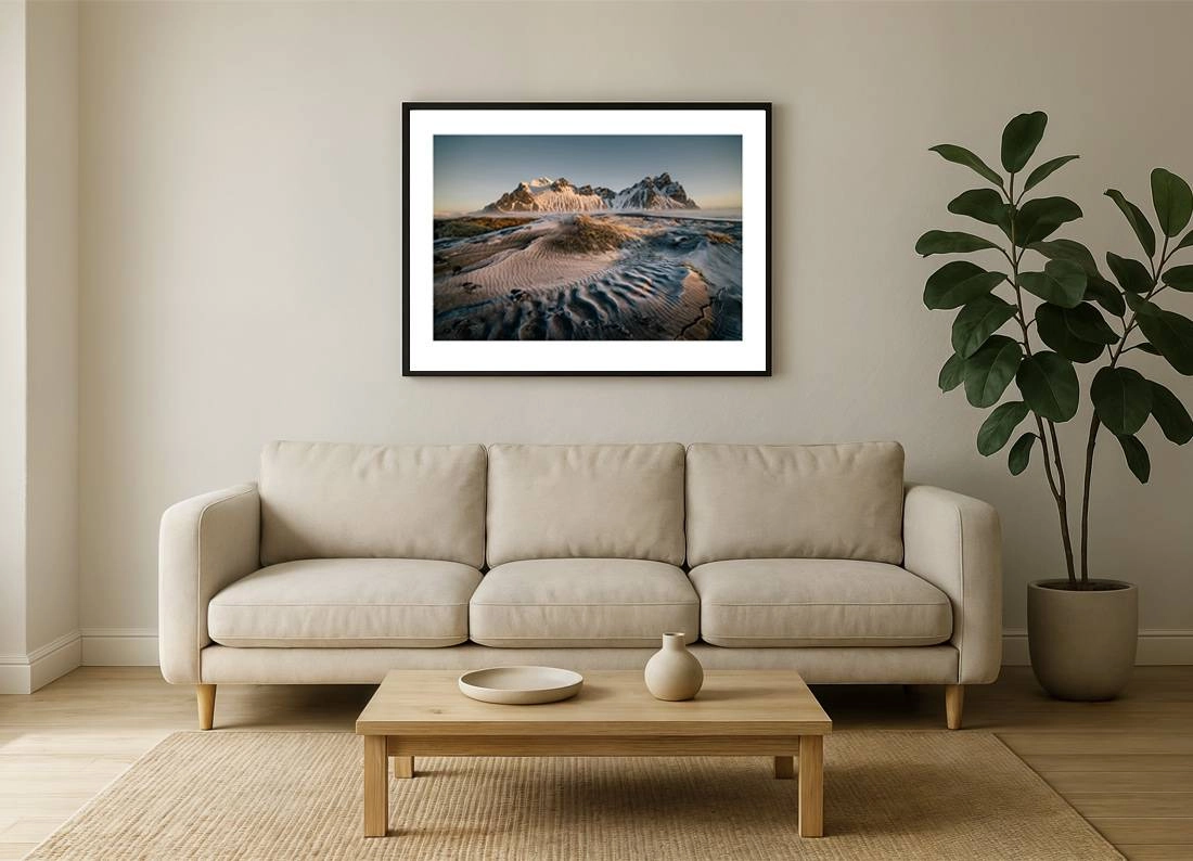 island 0011 wall - Island 11 - Sonnenaufgang am Vestrahorn – Schwarzer Sand und goldenes Licht