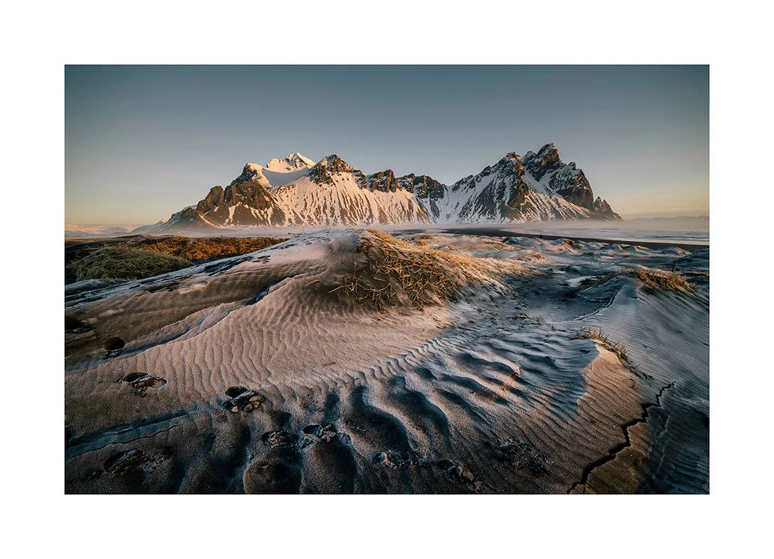 island 0011 web - Island 11 - Sonnenaufgang am Vestrahorn – Schwarzer Sand und goldenes Licht