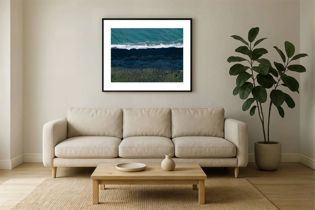 island 0014 wall - Island 14 - Türkise Wellen brechen auf Islands schwarzem Sandstrand