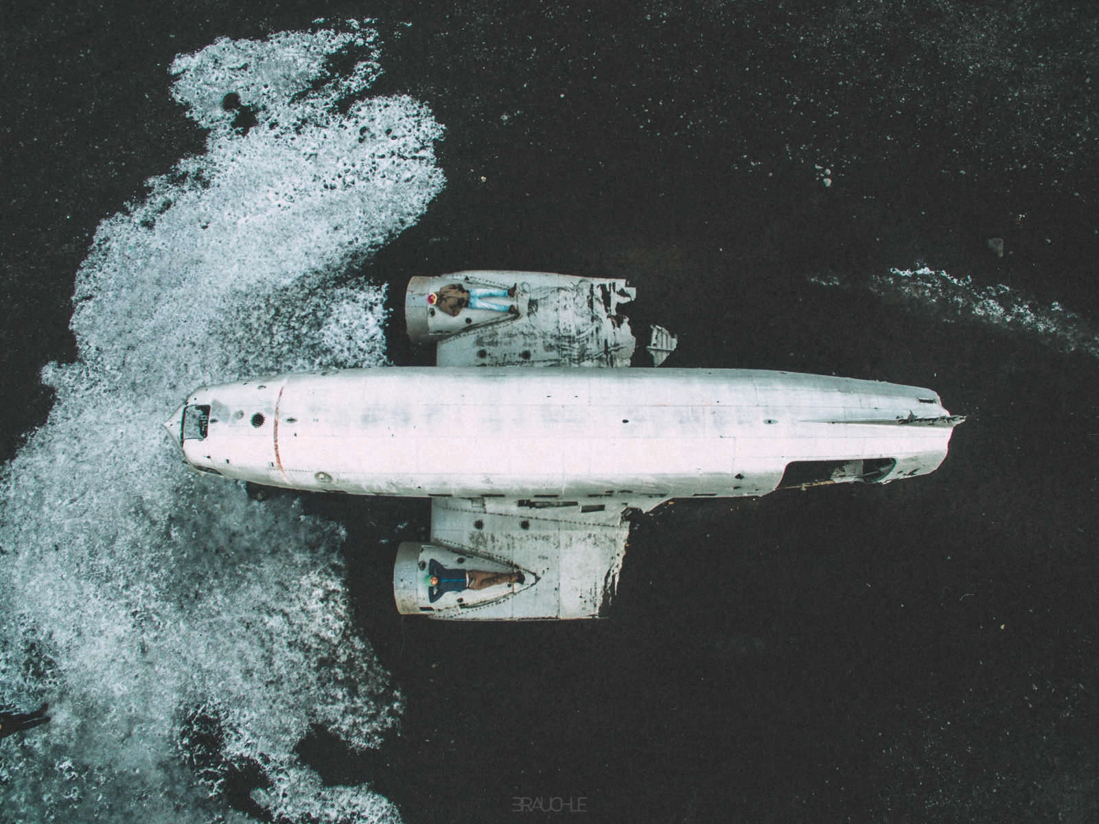 iceland airplane wreck dc3 drone 0006 - Blog de viajes: Islandia