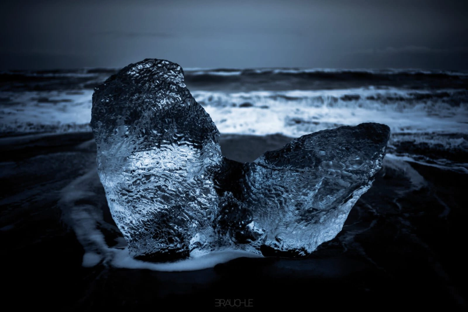 iceland joekulsarlon black sand beach 2 - Playa negra en Jökulsárlón