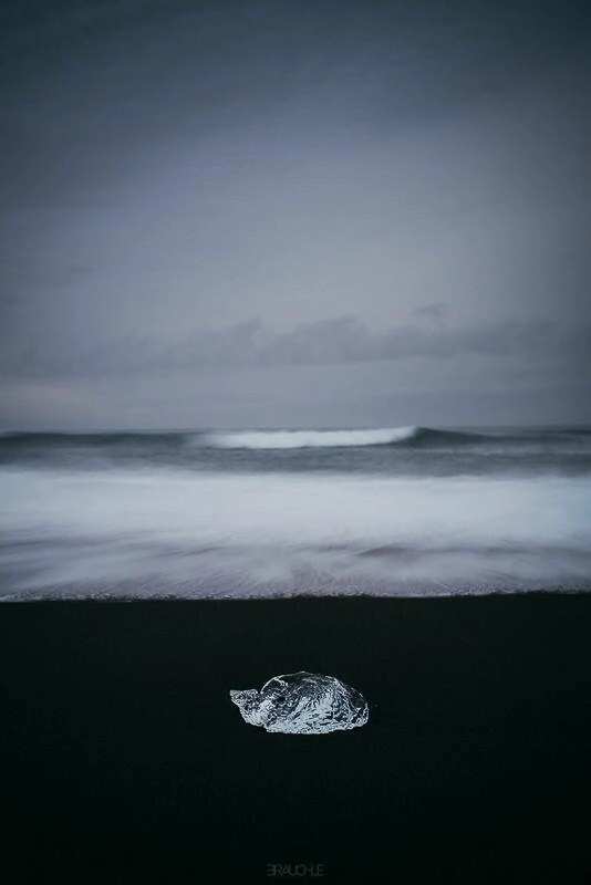 joekulsarlon black ice beach 0012 - Island - Der schwarze Strand am Jökulsarlon Gletschersee