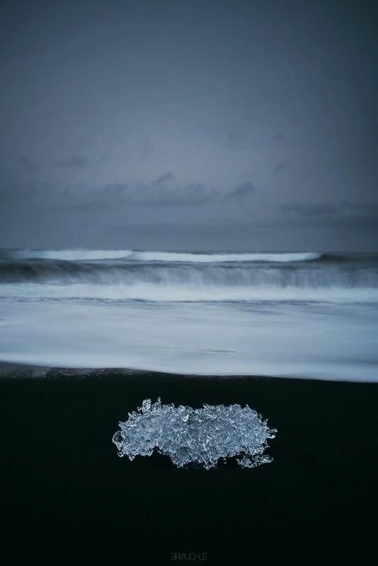 joekulsarlon black ice beach 0013 - Island - Der schwarze Strand am Jökulsarlon Gletschersee