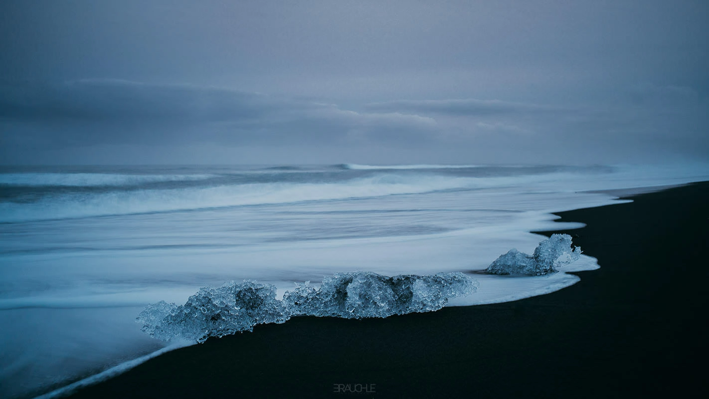 joekulsarlon black ice beach 0014 - Island - Der schwarze Strand am Jökulsarlon Gletschersee