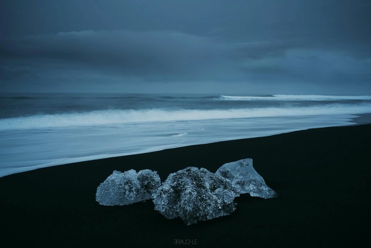 joekulsarlon black ice beach 0015 - Island - Der schwarze Strand am Jökulsarlon Gletschersee