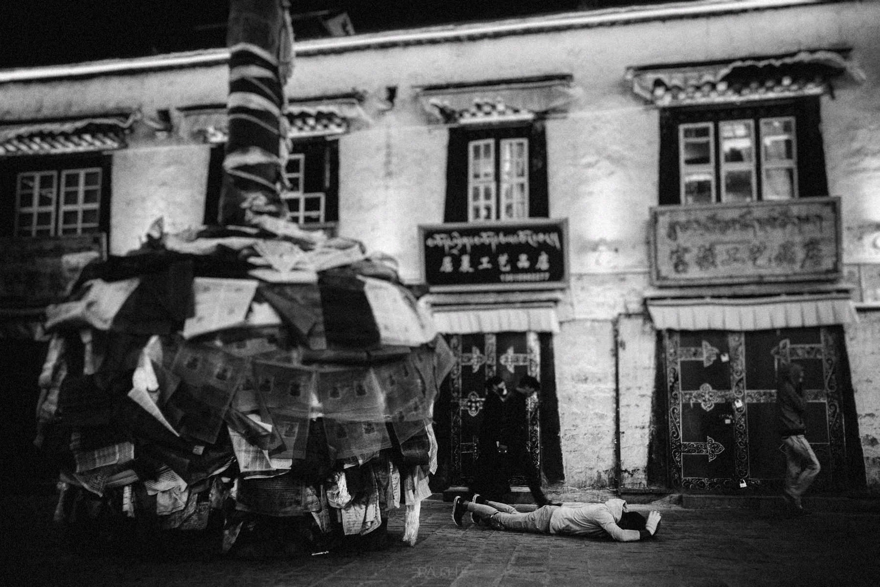 lhasa barkhor square 0007 - Reiseblog Tibet