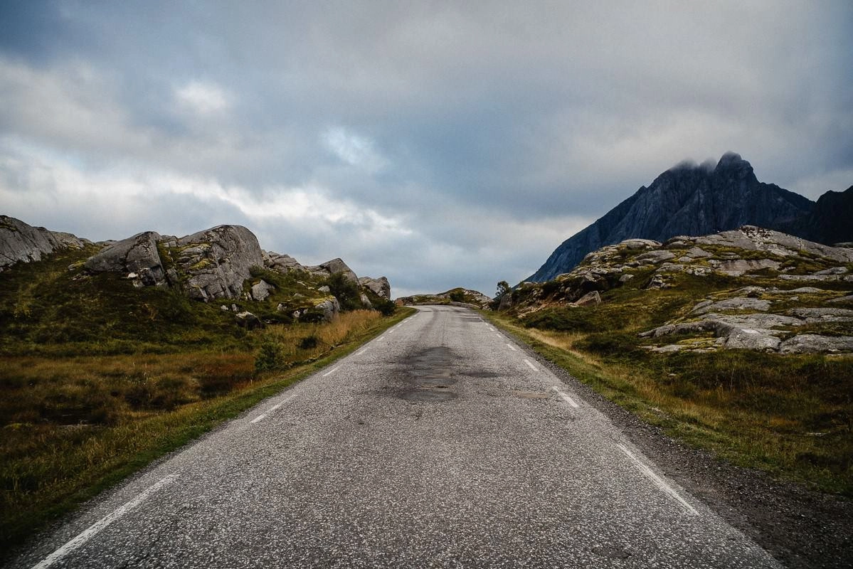 lofoten roadtrip landscape reine 28 - Lofoten - Bergsteigen & Roadtrip