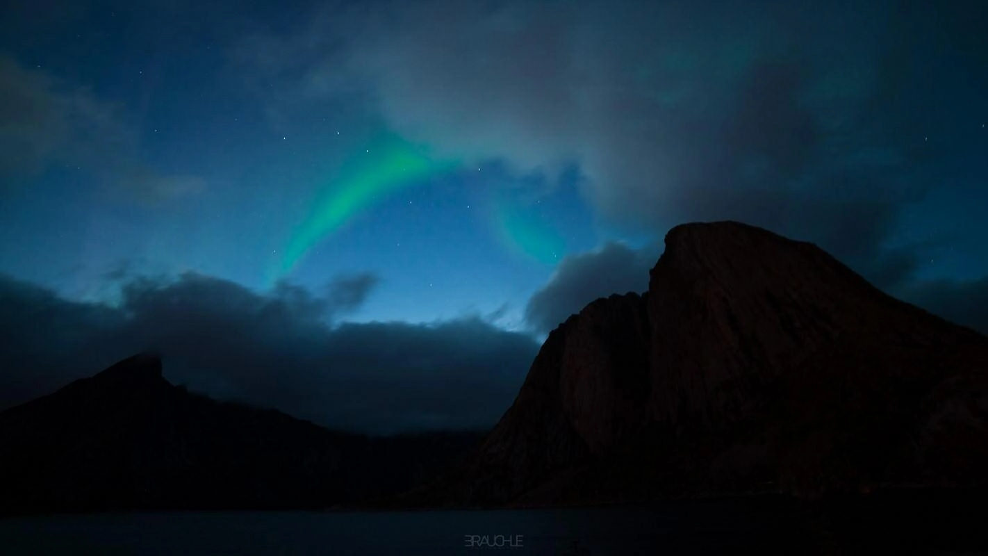 northern lights reine lofoten 1 - Lofoten - die ersten Polarlichter