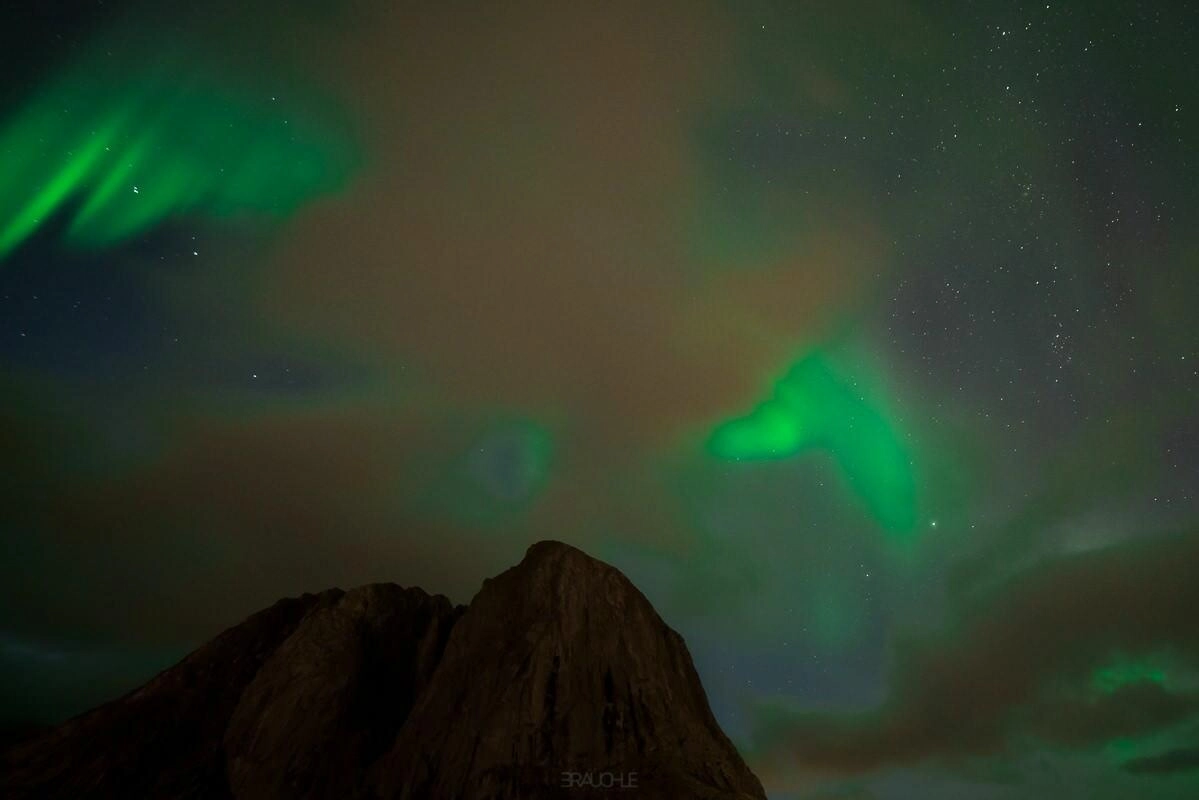 northern lights reine lofoten 4 - Lofoten - die ersten Polarlichter