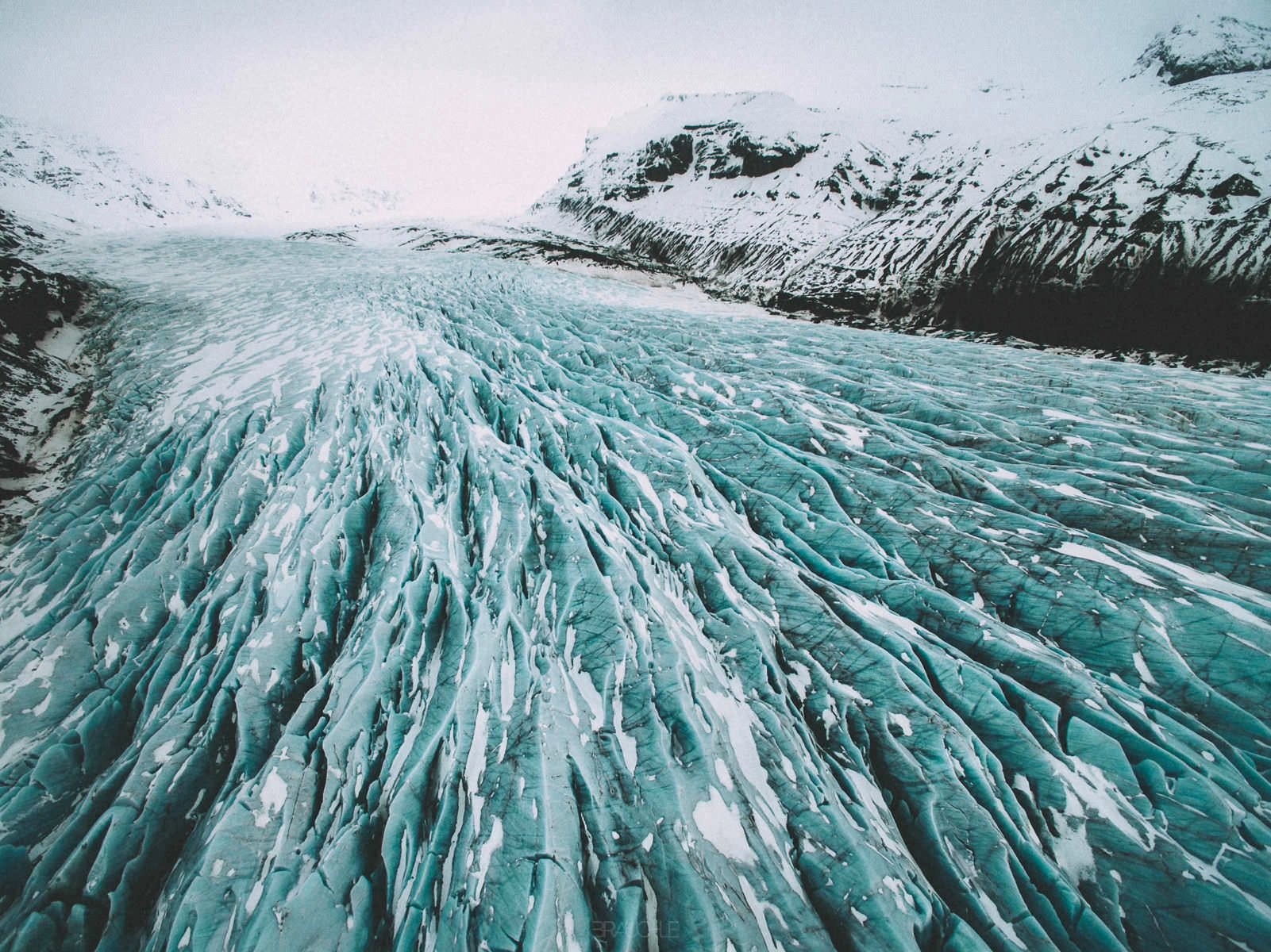 skaftafell glacier drone svinafellsjokul iceland 0005 - Islandia – Tomas aéreas del paisaje glaciar en el Parque Nacional Skaftafell