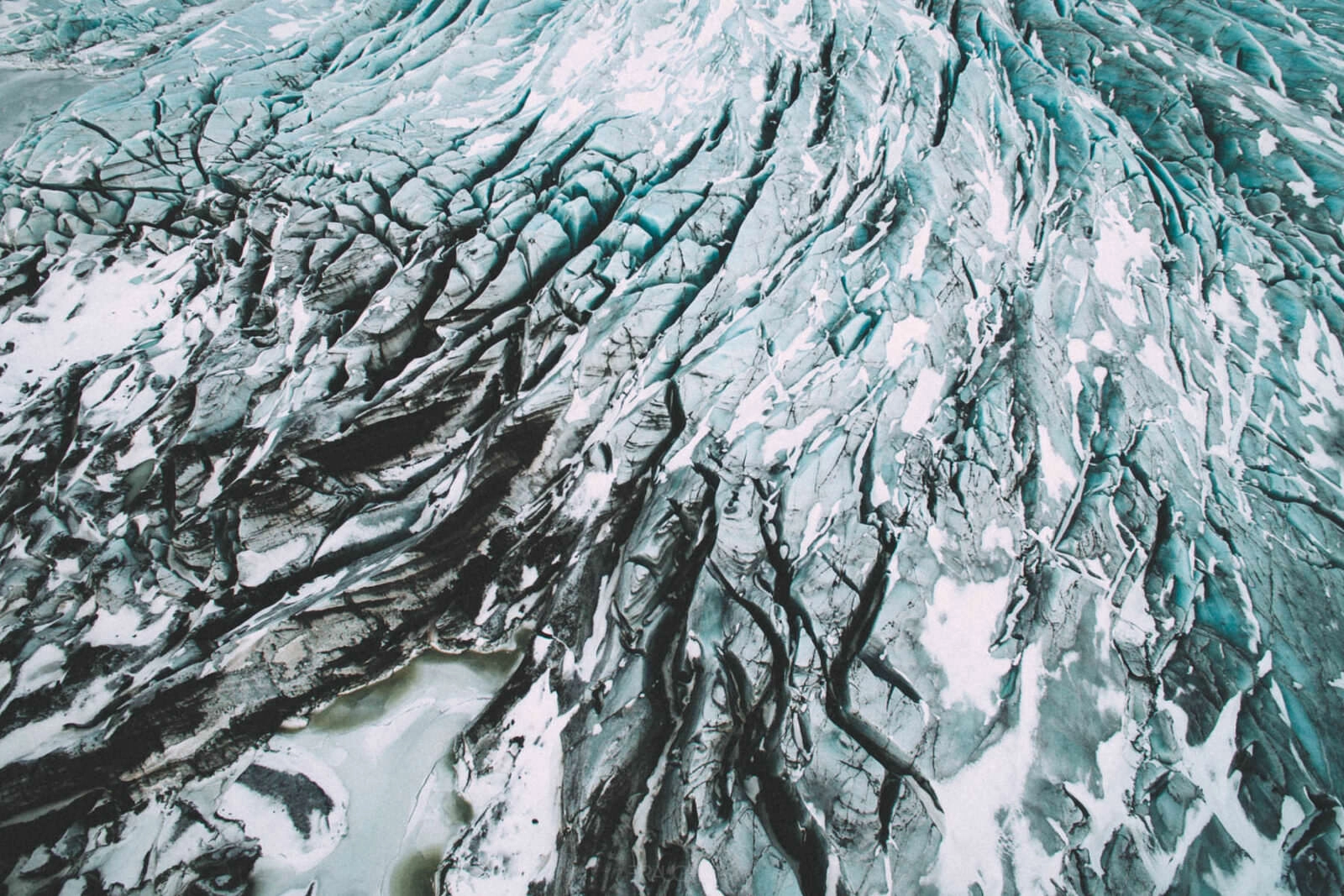 skaftafell glacier drone svinafellsjokul iceland 0006 - Islandia – Tomas aéreas del paisaje glaciar en el Parque Nacional Skaftafell