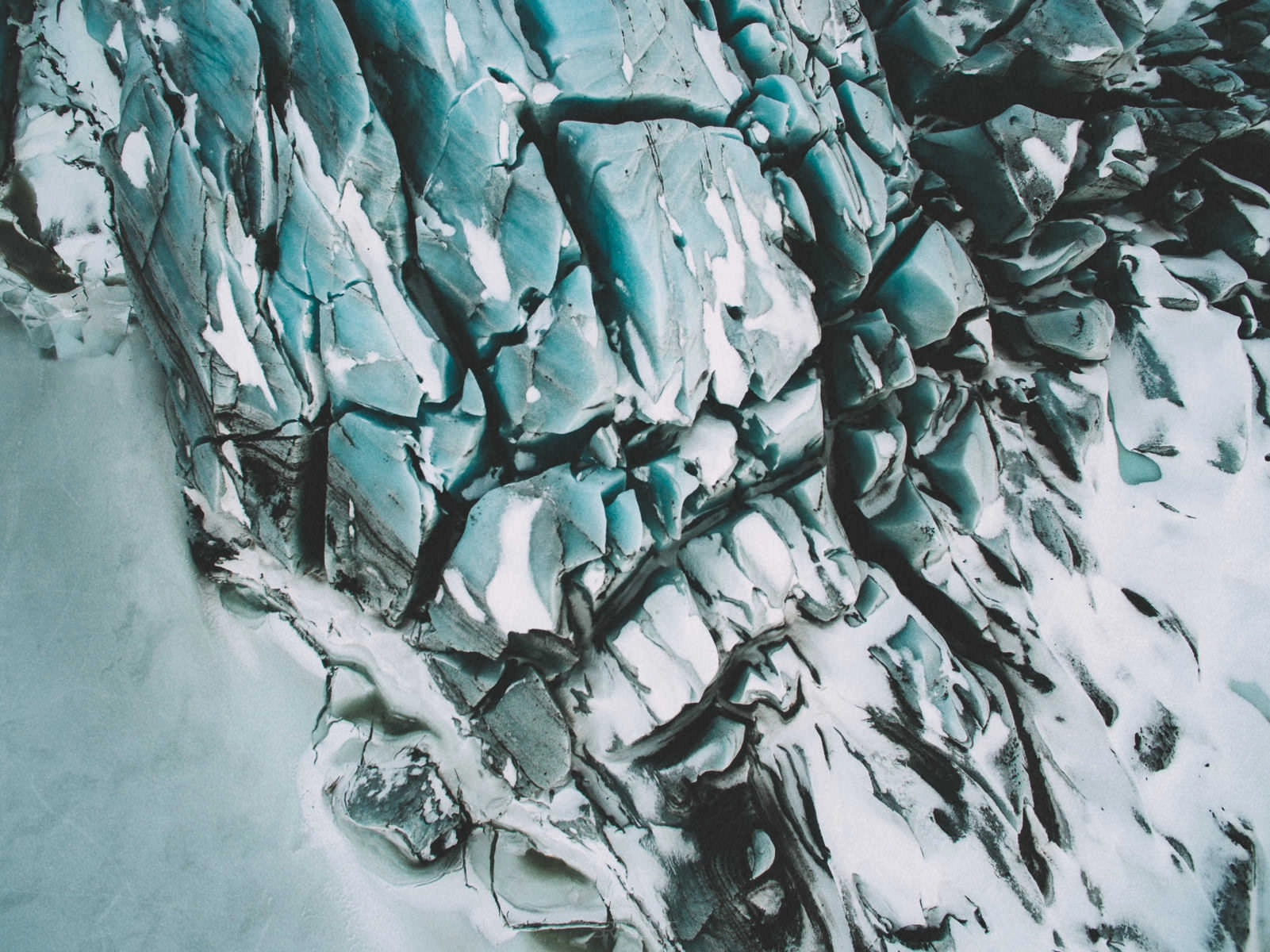 skaftafell glacier drone svinafellsjokul iceland 0010 - Islandia – Tomas aéreas del paisaje glaciar en el Parque Nacional Skaftafell