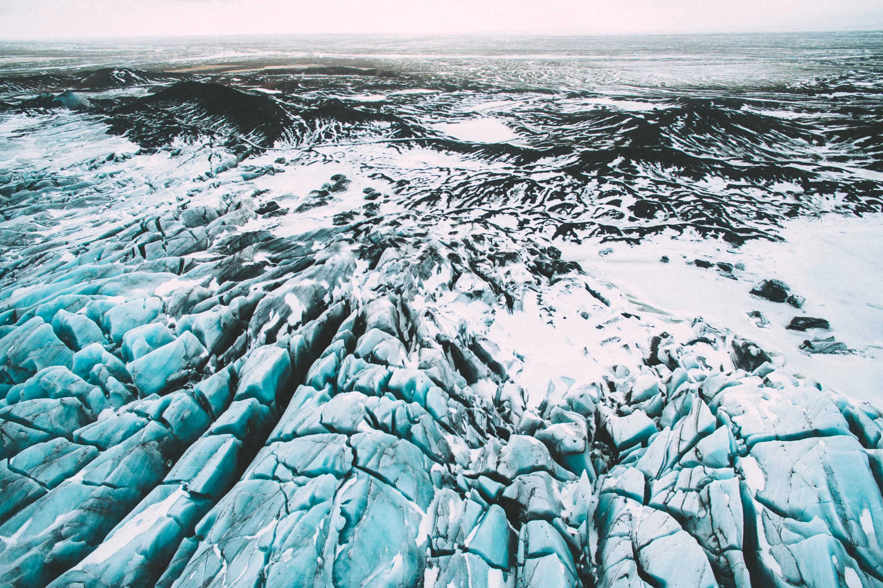 skaftafell glacier drone svinafellsjokul iceland 0012 - Islandia – Tomas aéreas del paisaje glaciar en el Parque Nacional Skaftafell