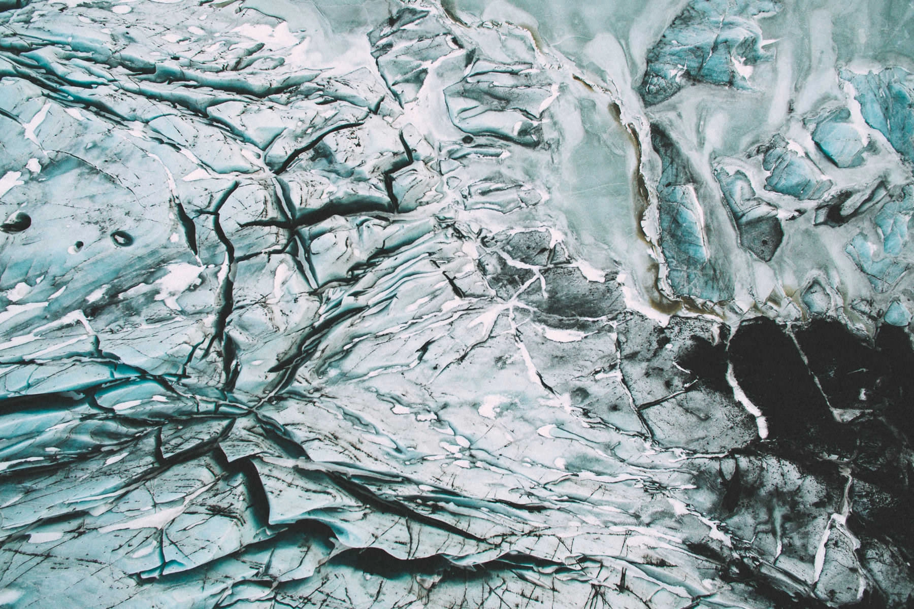 skaftafell glacier drone svinafellsjokul iceland 0020 - Islandia – Tomas aéreas del paisaje glaciar en el Parque Nacional Skaftafell