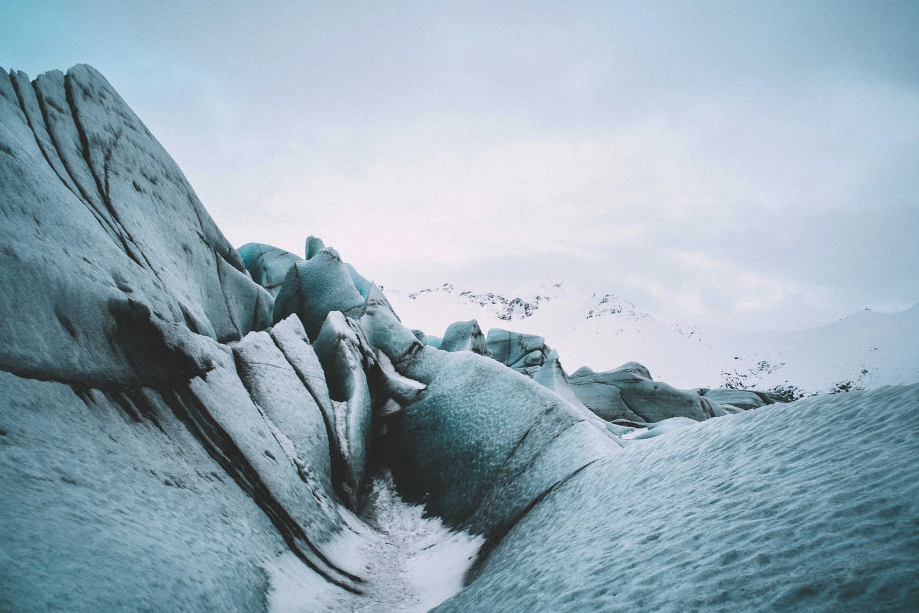 skaftafell glacier drone svinafellsjokul iceland 0027 - Islandia – Tomas aéreas del paisaje glaciar en el Parque Nacional Skaftafell